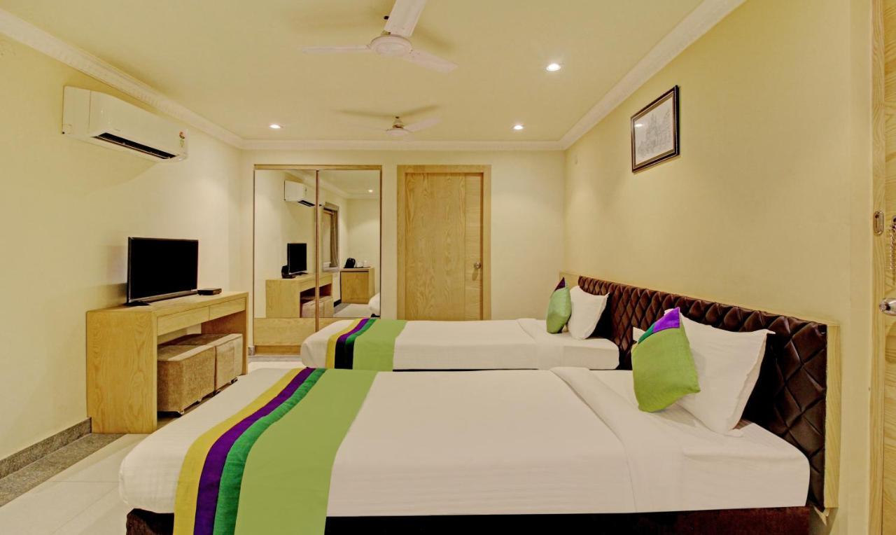 Treebo Asl Prime, Near Ballygunge Railway Station Колката Екстериор снимка