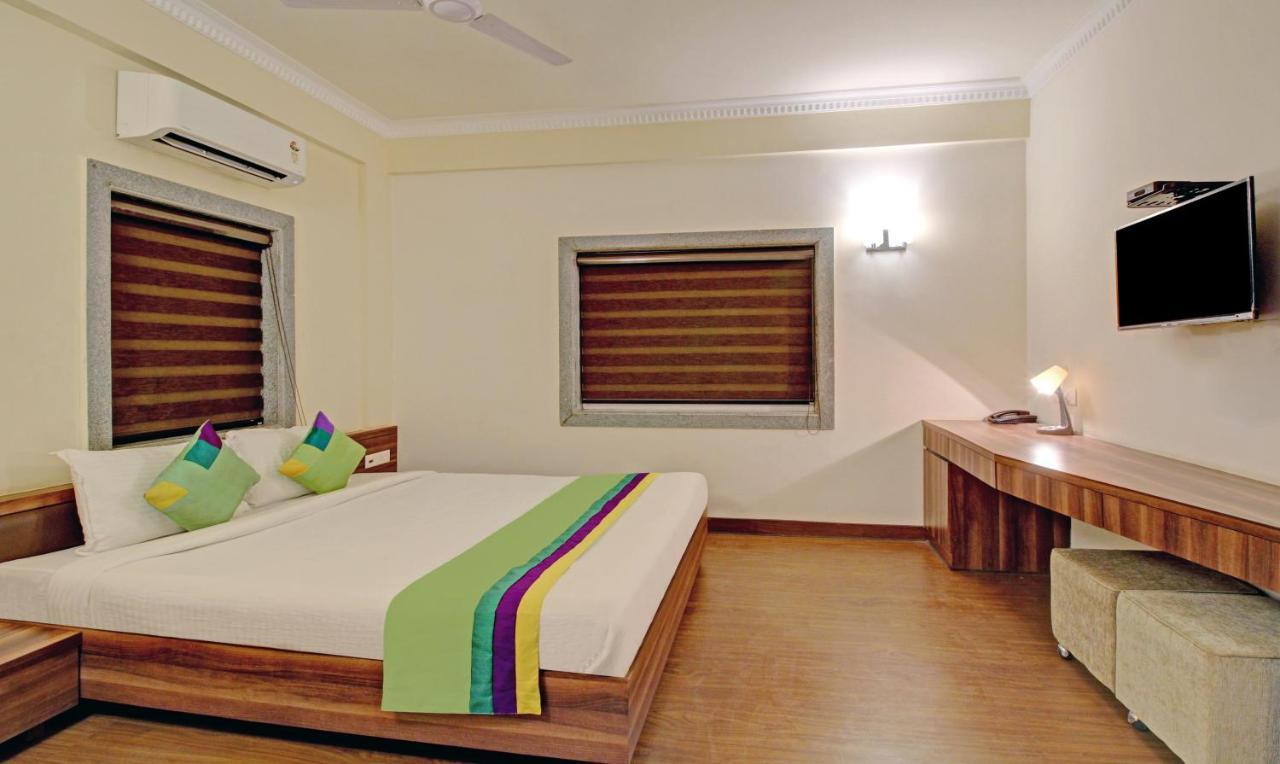 Treebo Asl Prime, Near Ballygunge Railway Station Колката Екстериор снимка