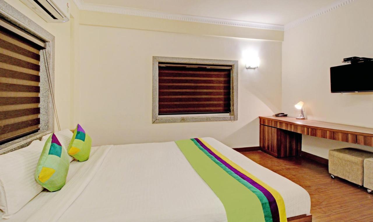 Treebo Asl Prime, Near Ballygunge Railway Station Колката Екстериор снимка