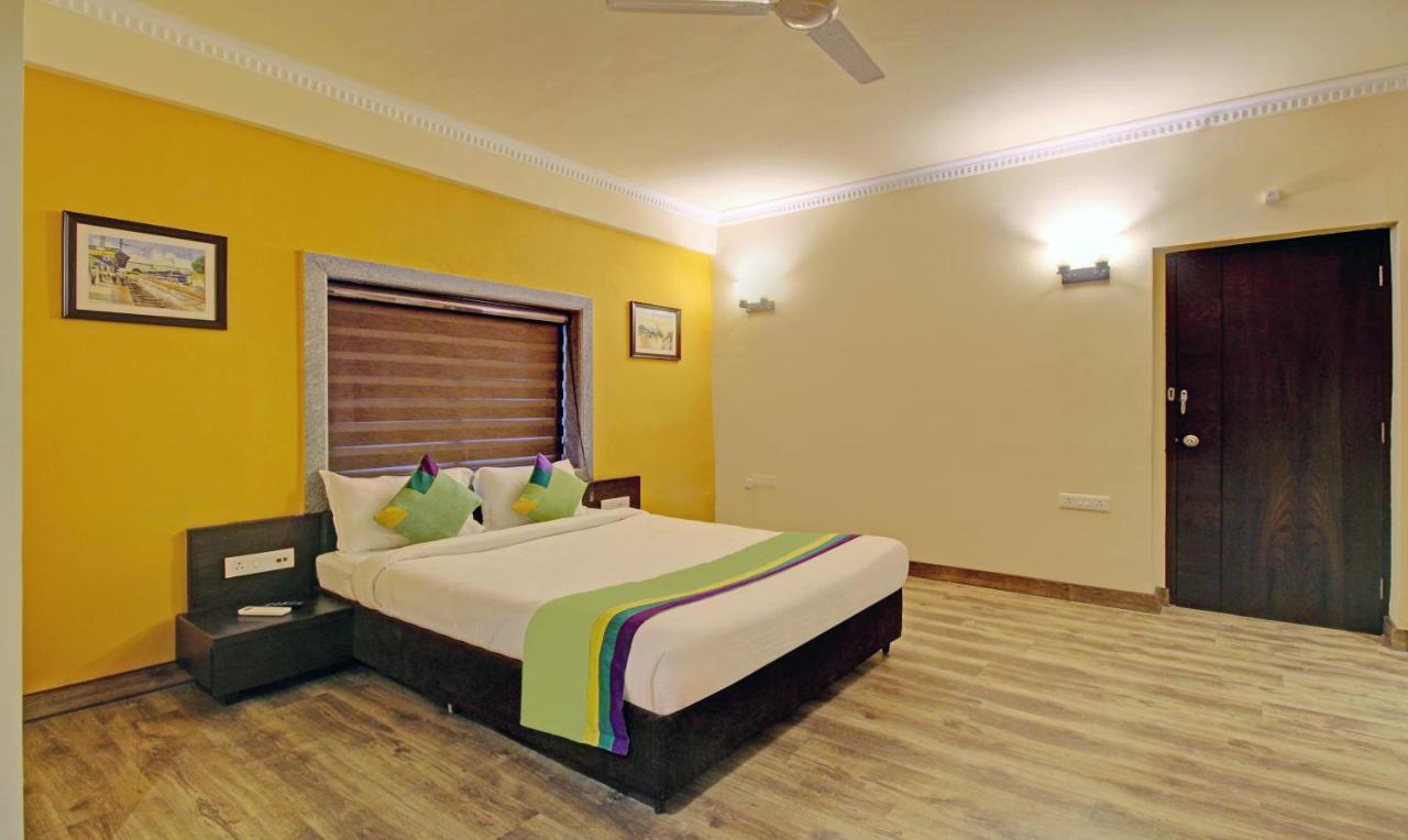 Treebo Asl Prime, Near Ballygunge Railway Station Колката Екстериор снимка